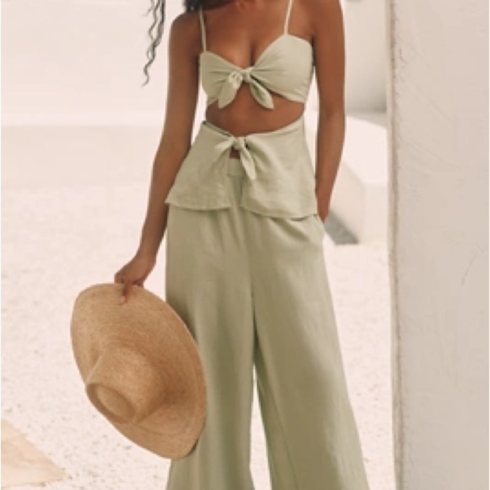 Tie-Front Crop Top in Sage Green